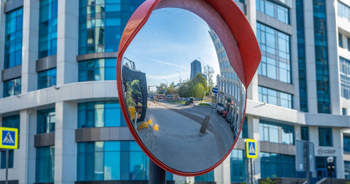 Les miroirs de sécurité sur les routes